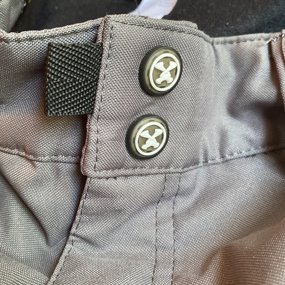 Descente North America ski snow pants size 34 pre-owned, with some spots, no hol - Picture 11 of 16